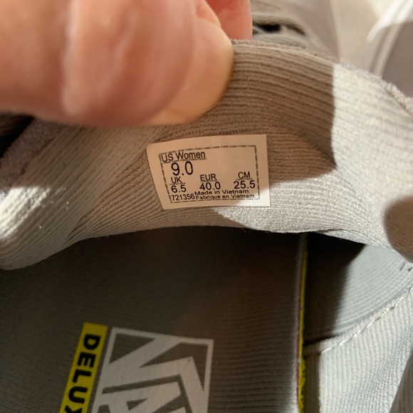 Vans - Picture 7 of 7